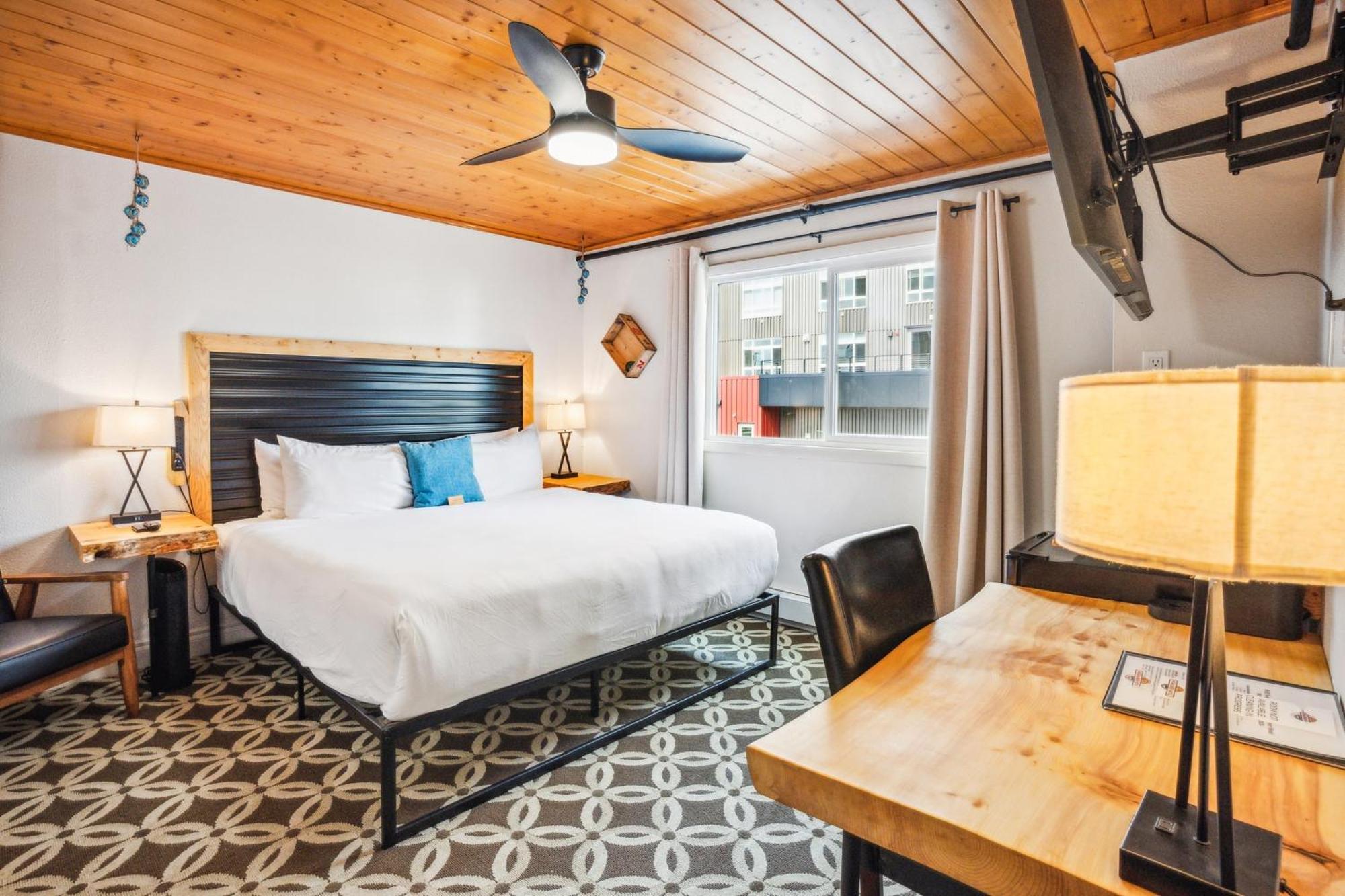 Highliner Hotel Anchorage Room photo
